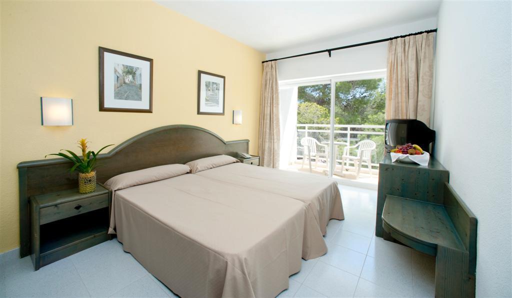 Grupotel Ibiza Beach Resort - Adults Only Портинакс Стая снимка