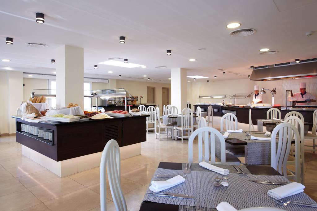 Grupotel Ibiza Beach Resort - Adults Only Портинакс Екстериор снимка